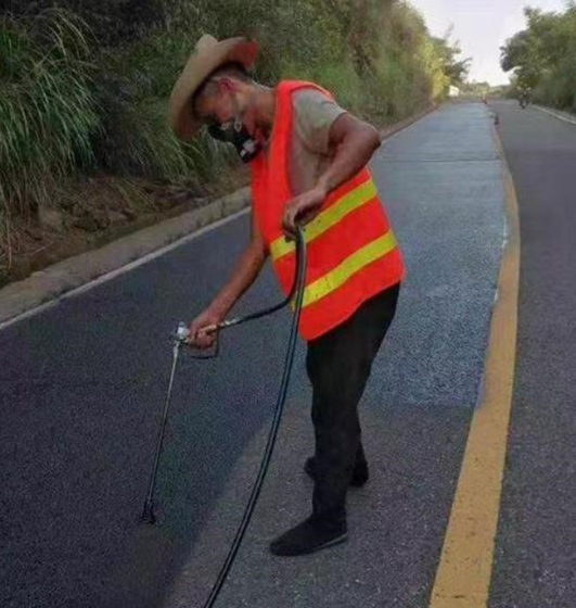 大庆路面喷涂翻新彩色步道施工方案